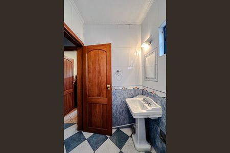 Casa à venda com 200m², 3 quartos e 2 vagasBanheiro 2