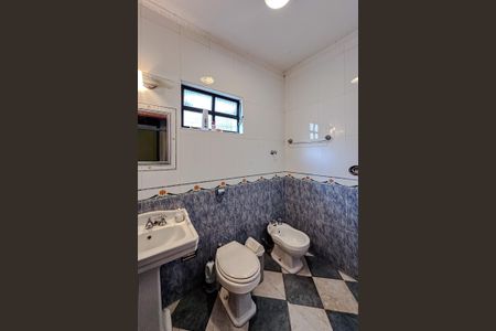 Casa à venda com 200m², 3 quartos e 2 vagasBanheiro 2