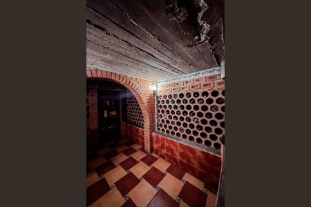 Casa à venda com 200m², 3 quartos e 2 vagasAdega