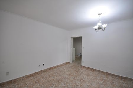 Sala de casa para alugar com 2 quartos, 120m² em Parque Vitoria, São Paulo