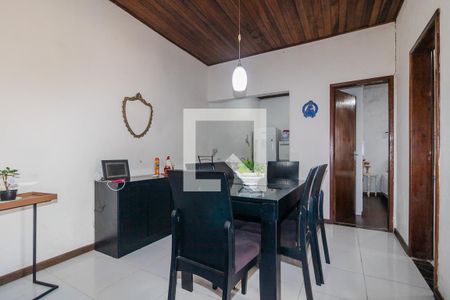 Casa à venda com 300m², 2 quartos e 8 vagas