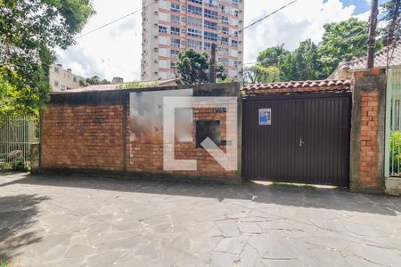 Casa à venda com 300m², 2 quartos e 8 vagas