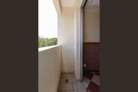 Varanda da Sala de apartamento à venda com 3 quartos, 51m² em Conjunto Promorar Raposo Tavares, São Paulo