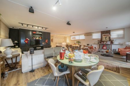 Casa à venda com 4 quartos, 430m² em Granja Julieta, São Paulo