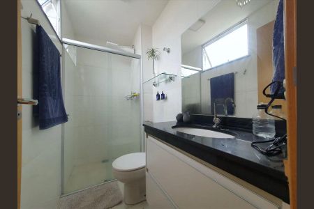 Apartamento à venda com 154m², 4 quartos e 2 vagas Apartamento à venda com 154m², 4 quartos e 2 vagasBanheiro da Suíte 2