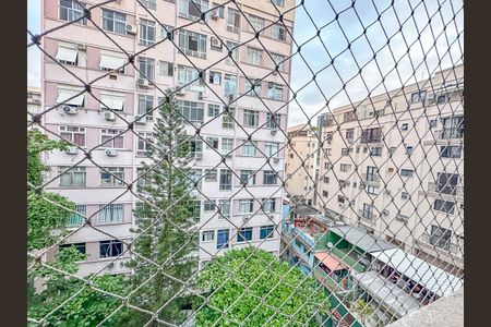 Apartamento à venda com 72m², 2 quartos e 1 vaga