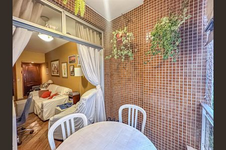 Apartamento à venda com 72m², 2 quartos e 1 vaga