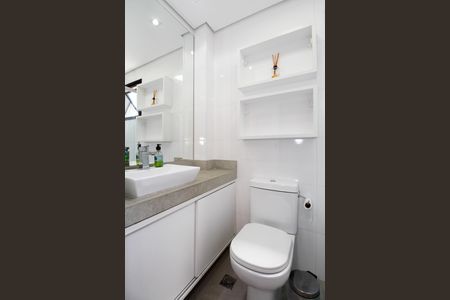 Apartamento à venda com 56m², 2 quartos e 2 vagasBanheiro da Suíte