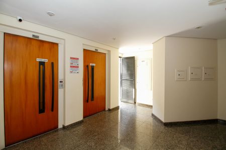 Apartamento à venda com 56m², 2 quartos e 2 vagasElevadores