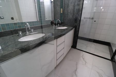 Apartamento para alugar com 506m², 5 quartos e 2 vagasBanheiro da Suíte 3