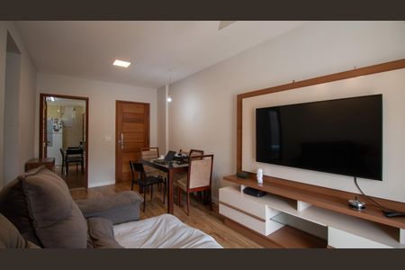 Apartamento para alugar com 75m², 2 quartos e 1 vagaSala