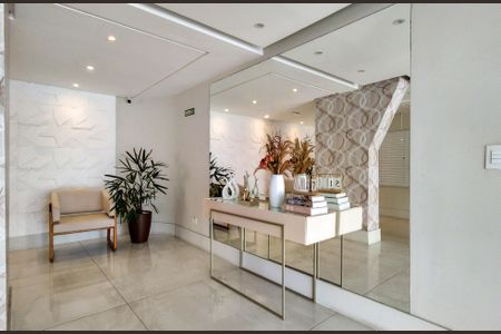 Apartamento para alugar com 81m², 2 quartos e 2 vagasHall de entrada