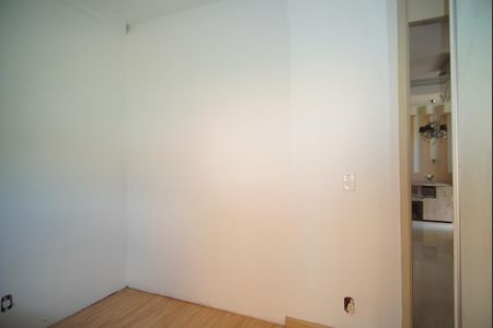 Quarto 2 de apartamento para alugar com 2 quartos, 67m² em Humaitá, Porto Alegre