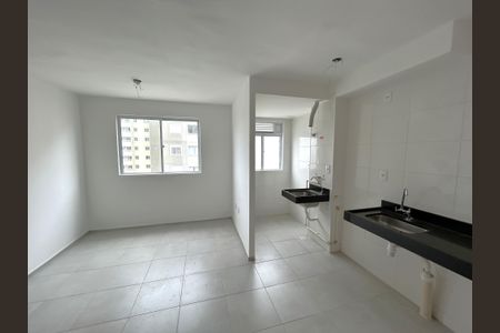 Sala de apartamento para alugar com 2 quartos, 50m² em Del Castilho, Rio de Janeiro