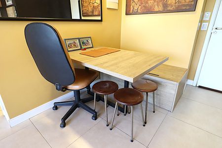 Apartamento para alugar com 56m², 2 quartos e 1 vagaMesa de Jantar