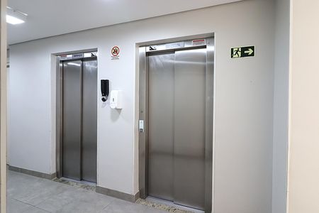 Apartamento para alugar com 56m², 2 quartos e 1 vagaElevadores