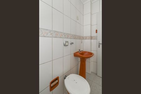 Banheiro de apartamento para alugar com 1 quarto, 43m² em São Geraldo, Porto Alegre