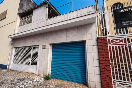 Casa à venda com 200m², 3 quartos e 2 vagasFachada