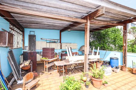 Casa à venda com 200m², 3 quartos e 2 vagasTerraço