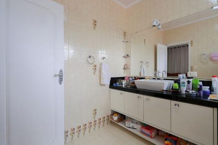 Casa à venda com 480m², 4 quartos e 1 vagaBanheiro da suíte