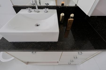 Casa à venda com 480m², 4 quartos e 1 vagaBanheiro social