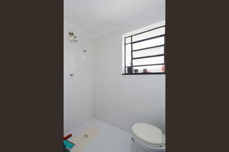 Casa à venda com 480m², 4 quartos e 1 vagaBanheiro da sala de TV