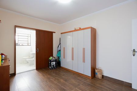 Casa à venda com 480m², 4 quartos e 1 vagaSala de TV