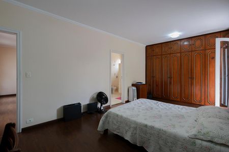 Casa à venda com 480m², 4 quartos e 1 vagaSuíte