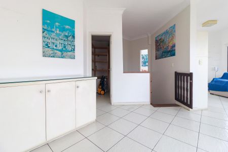 Apartamento à venda com 219m², 4 quartos e 3 vagas Apartamento à venda com 219m², 4 quartos e 3 vagasCobertura - Sala 2