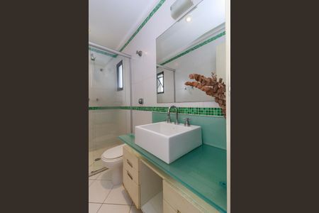 Apartamento à venda com 219m², 4 quartos e 3 vagas Apartamento à venda com 219m², 4 quartos e 3 vagasBanheiro 2