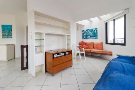 Apartamento à venda com 219m², 4 quartos e 3 vagas Apartamento à venda com 219m², 4 quartos e 3 vagasCobertura - Sala 2