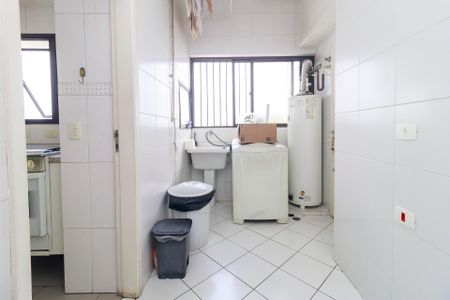 Apartamento à venda com 219m², 4 quartos e 3 vagas Apartamento à venda com 219m², 4 quartos e 3 vagasÁrea de Serviço