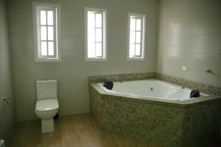 Casa à venda com 349m², 3 quartos e 5 vagasSuíte - Banheiro 