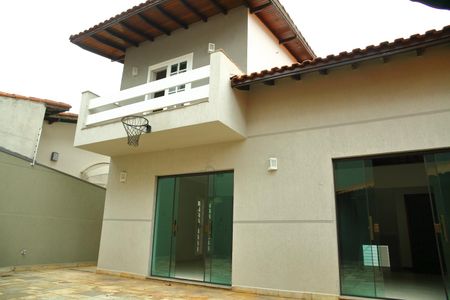 Casa à venda com 349m², 3 quartos e 5 vagasVista interna 