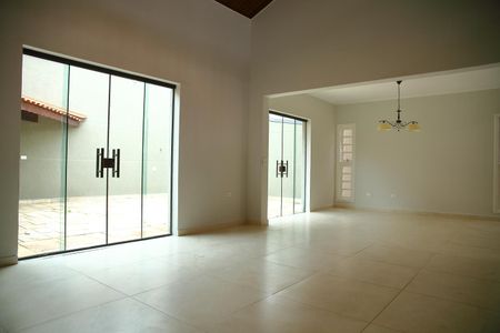 Casa à venda com 349m², 3 quartos e 5 vagasSala