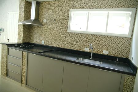 Casa à venda com 349m², 3 quartos e 5 vagasCozinha 