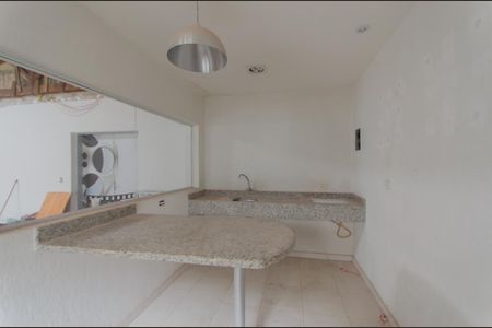 Casa à venda com 630m², 8 quartos e 6 vagasCozinha