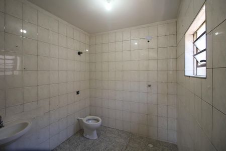 Casa à venda com 180m², 4 quartos e 2 vagasBanheiro da Suíte