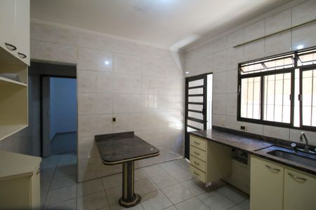 Casa à venda com 180m², 4 quartos e 2 vagasCozinha