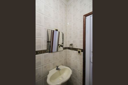 Casa à venda com 180m², 4 quartos e 2 vagasBanheiro 2