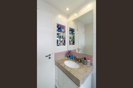 Apartamento à venda com 110m², 3 quartos e 2 vagasBanheiro Social