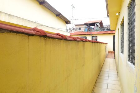 Casa à venda com 340m², 1 quarto e 2 vagasCorredor externo