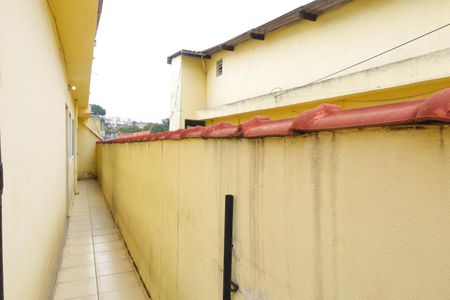 Casa à venda com 340m², 1 quarto e 2 vagasCorredor externo