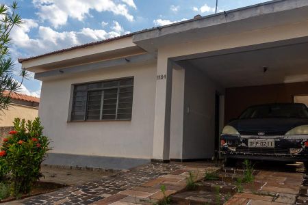 Casa para alugar com 187m², 3 quartos e 3 vagas Casa para alugar com 187m², 3 quartos e 3 vagasÁrea Externa