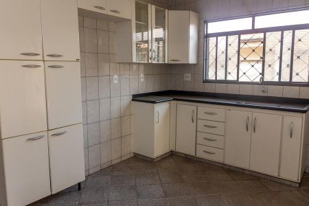 Casa para alugar com 187m², 3 quartos e 3 vagas Casa para alugar com 187m², 3 quartos e 3 vagasCozinha