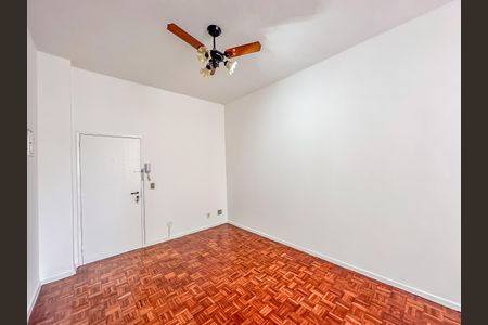 Apartamento para alugar com 48m², 1 quarto e sem vaga