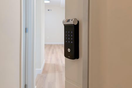 Apartamento à venda com 83m², 2 quartos e 1 vagaFechadura Eletrônica 