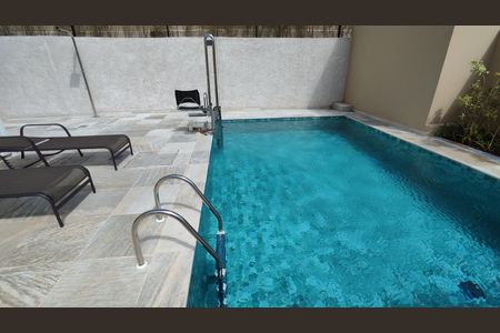 Apartamento à venda com 33m², 2 quartos e sem vaga Apartamento à venda com 33m², 2 quartos e sem vagaPiscina