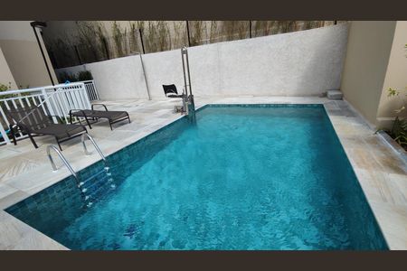 Apartamento à venda com 33m², 2 quartos e sem vaga Apartamento à venda com 33m², 2 quartos e sem vagaPiscina