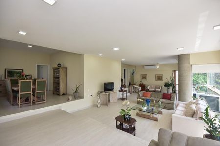 Apartamento à venda com 272m², 4 quartos e 4 vagasSala